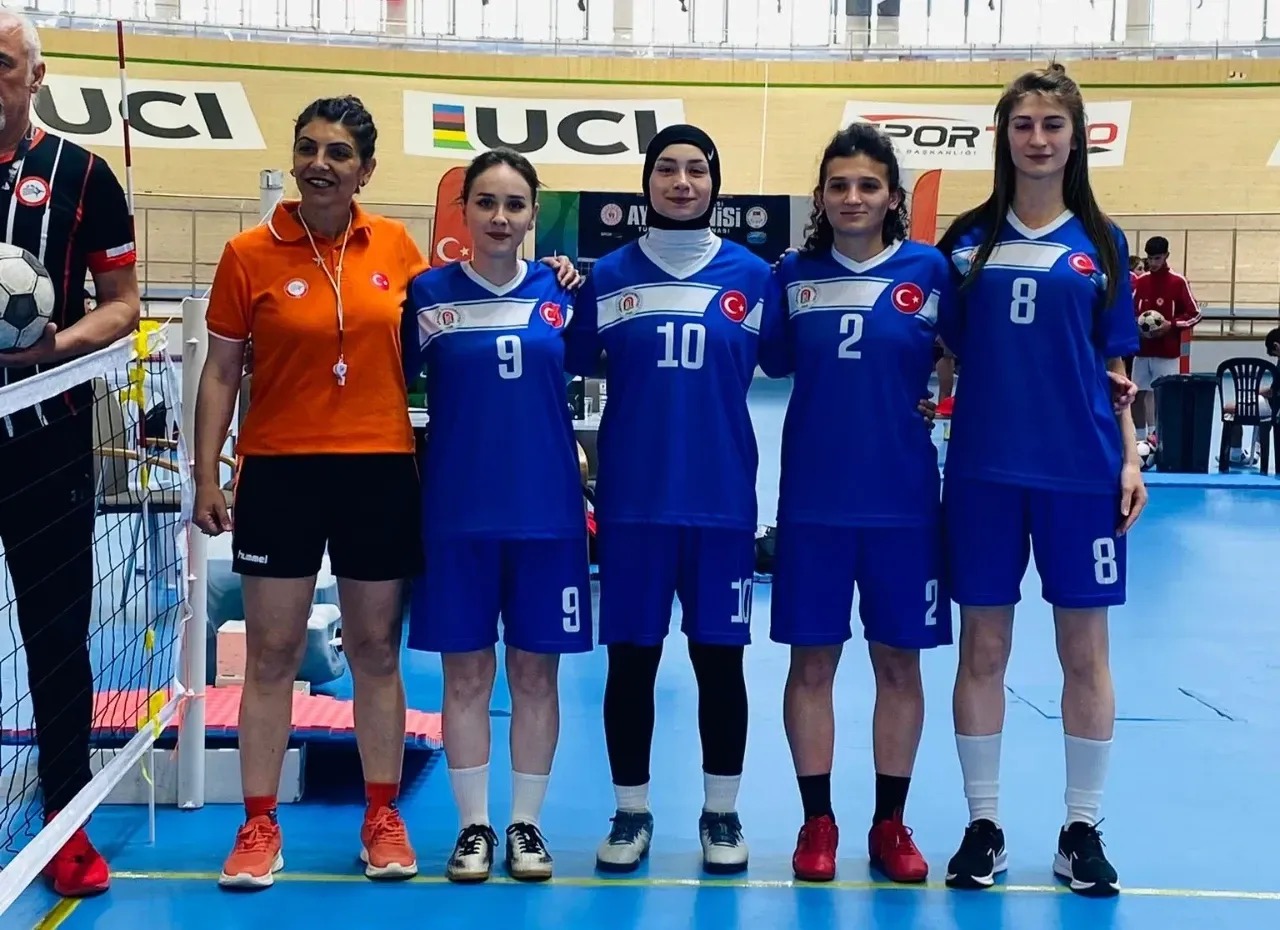 Amasya Üniversitesi Ayak Tenisinde Türkiye Üçüncüsü Oldu