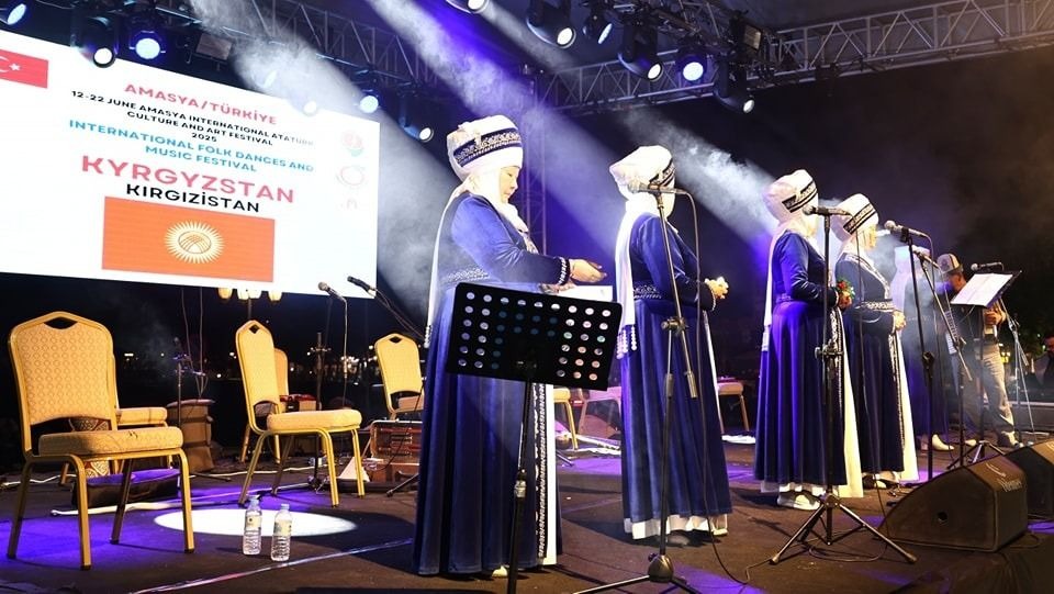 Amasya’da Kültürlerin Dansı: 5 Ülkeden Renkli Veda